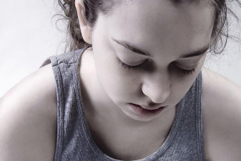 كيفية مساعدة في سن المراهقة المضطربة في الأزمة